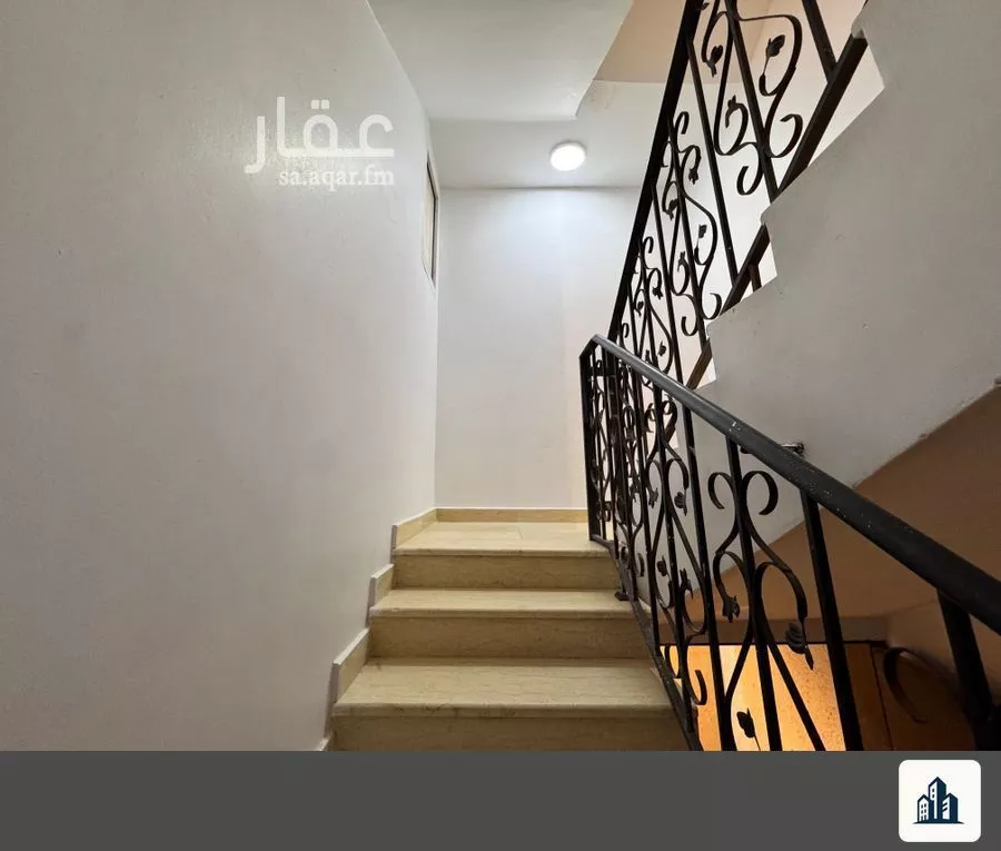 فيلا 13 غرف في الشرق 11