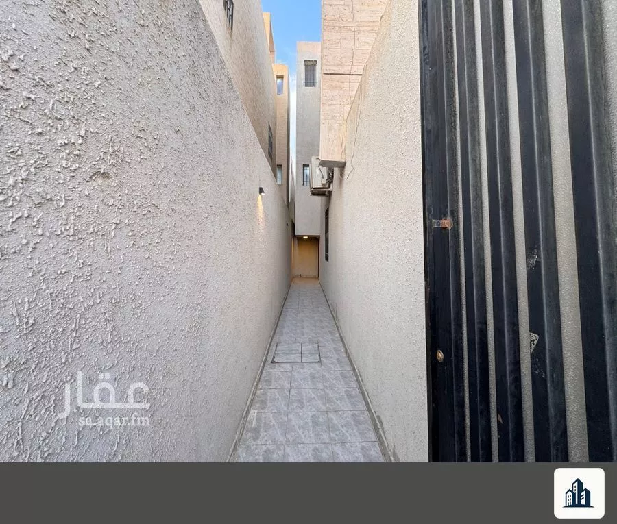 فيلا 13 غرف في الشرق 17