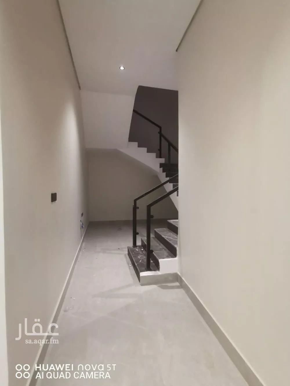 فيلا 6 غرف في الشرق 13