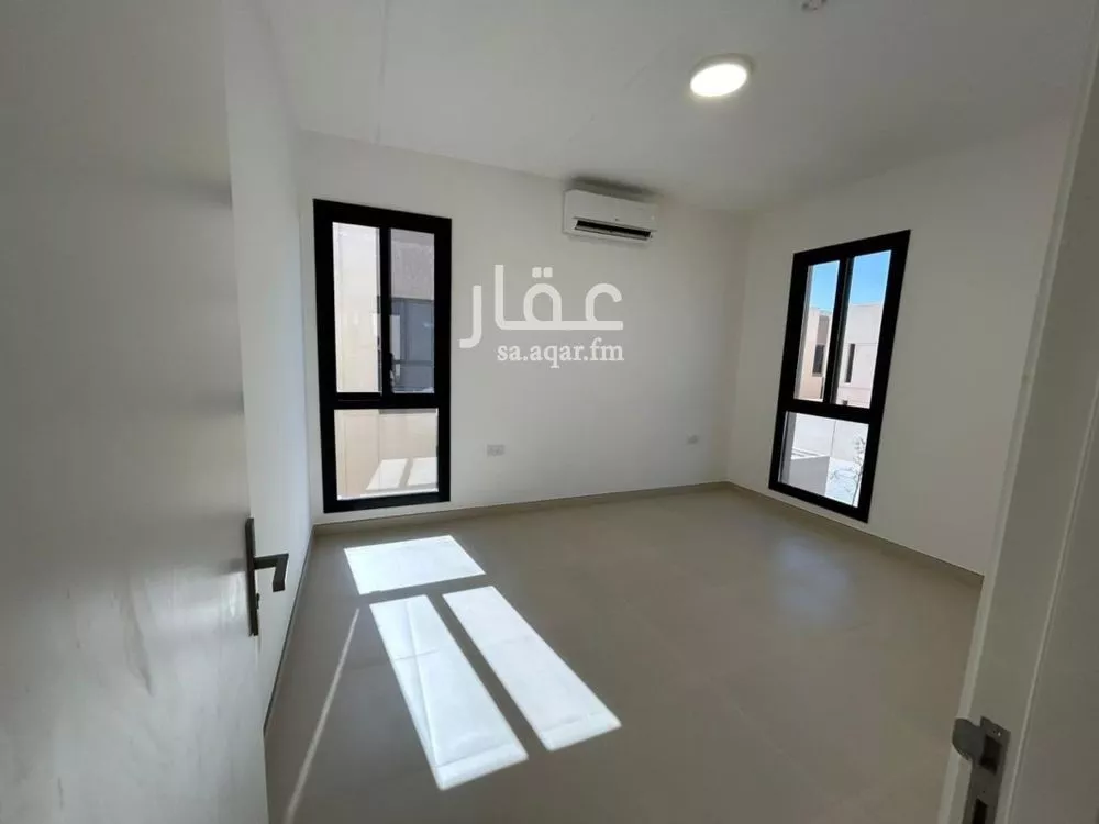 فيلا 4 غرف في سدرة 8