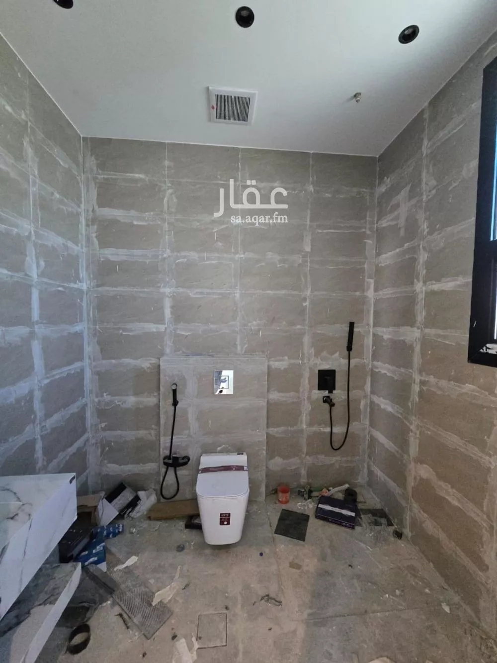 فيلا 4 غرف في العارض 6