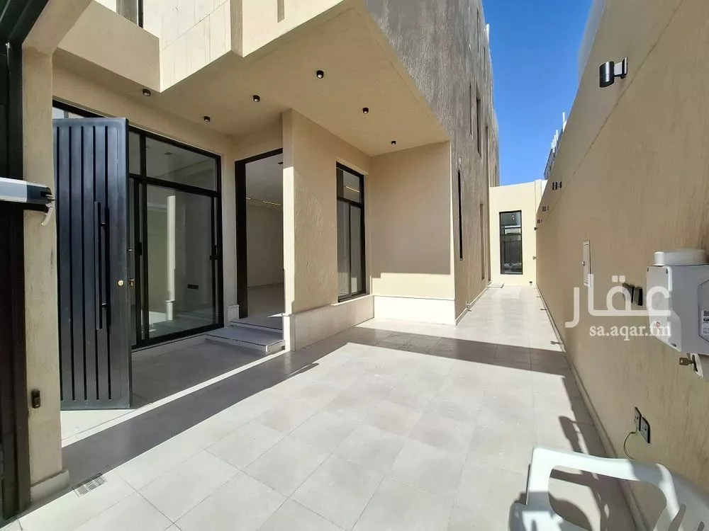 5 bedroom villa in Al Rimal 9