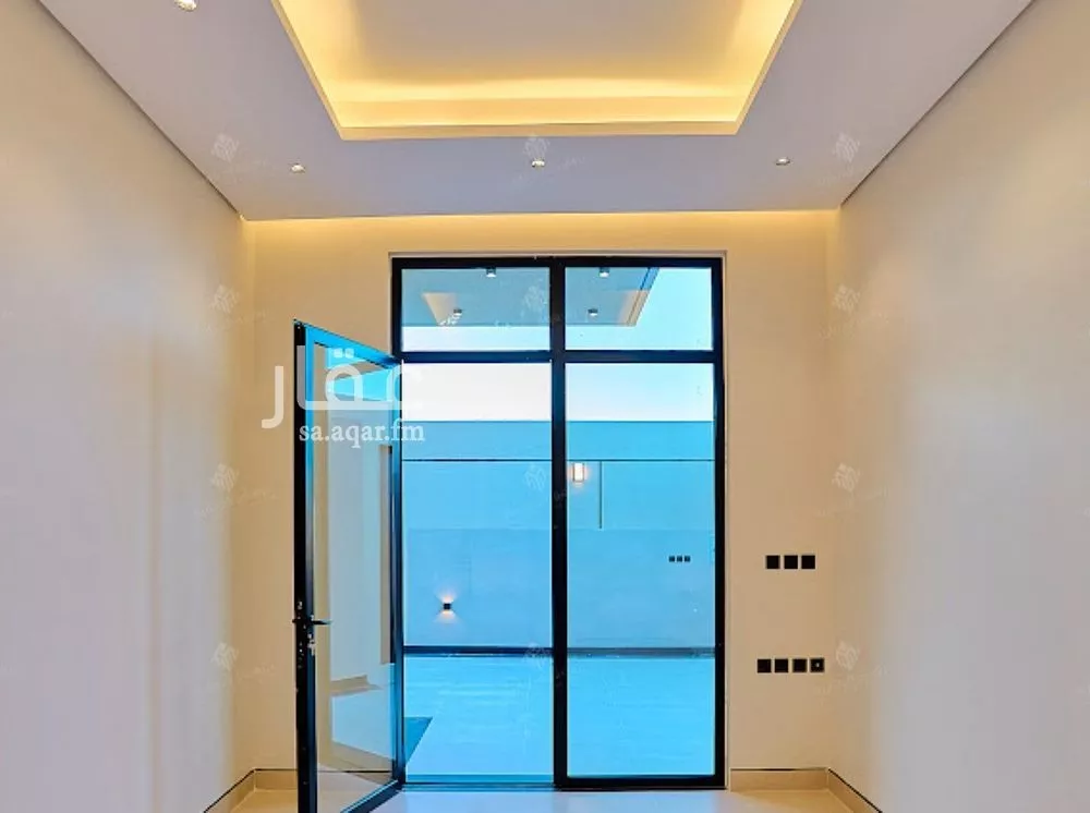 5 bedroom villa in Al Mahdiyyah 6