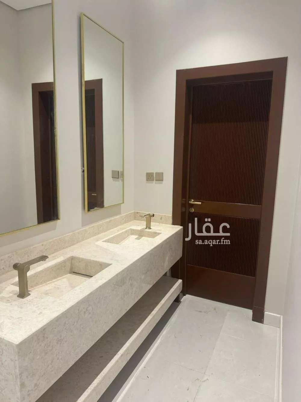 5 bedroom villa in Dahiat Namar 3