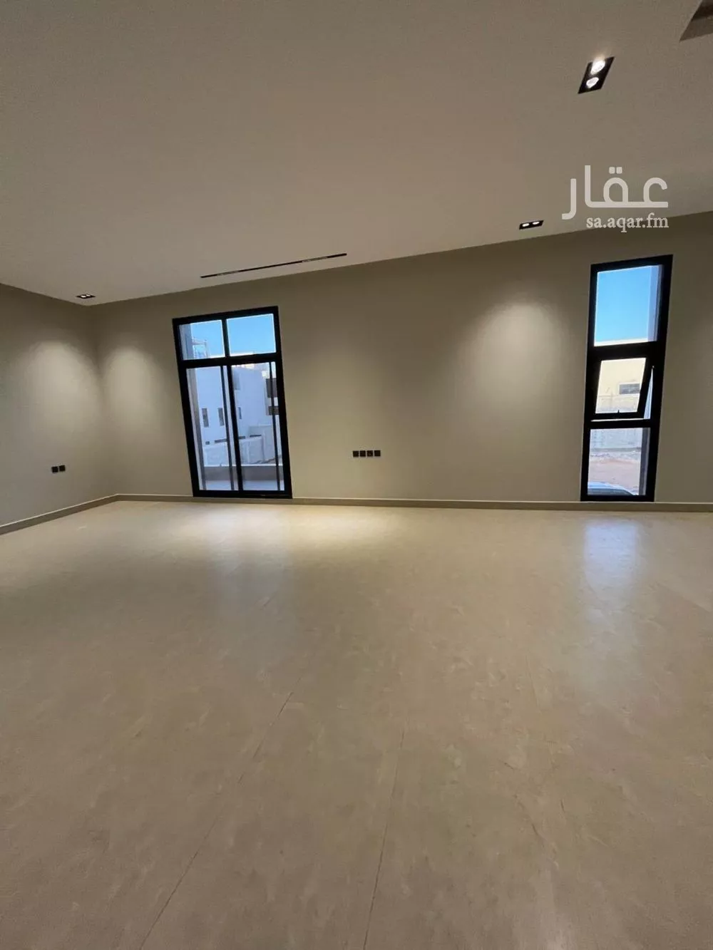 فيلا 4 غرف في الرمال 13
