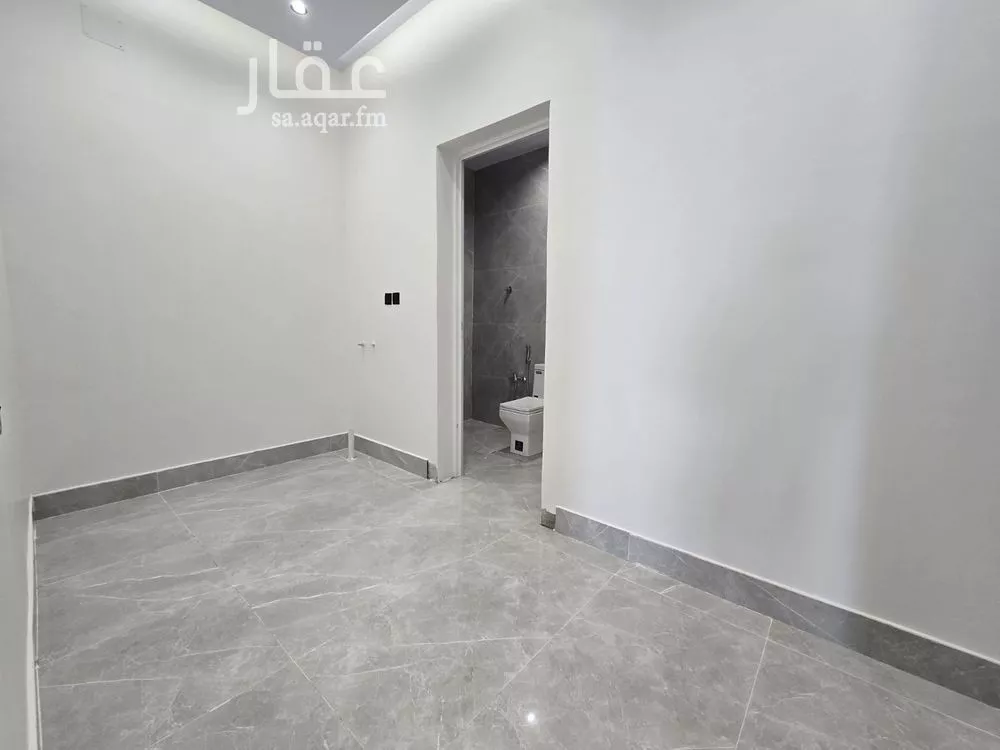 5 bedroom villa in Ash Sharq 13