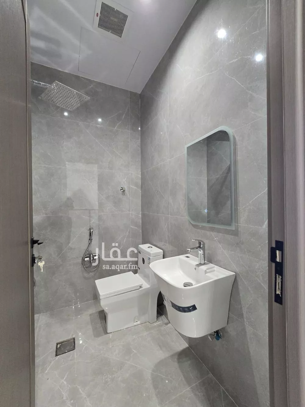 5 bedroom villa in Ash Sharq 4