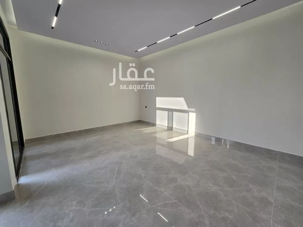 5 bedroom villa in Ash Sharq 9