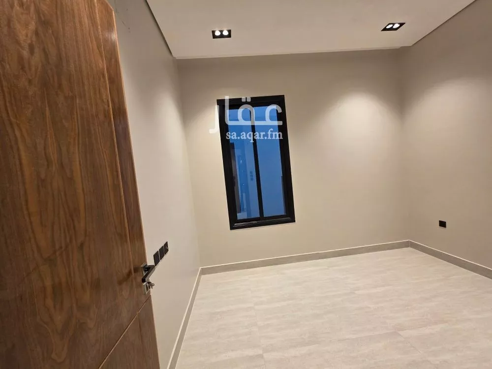 5 bedroom villa in Al Rimal 3