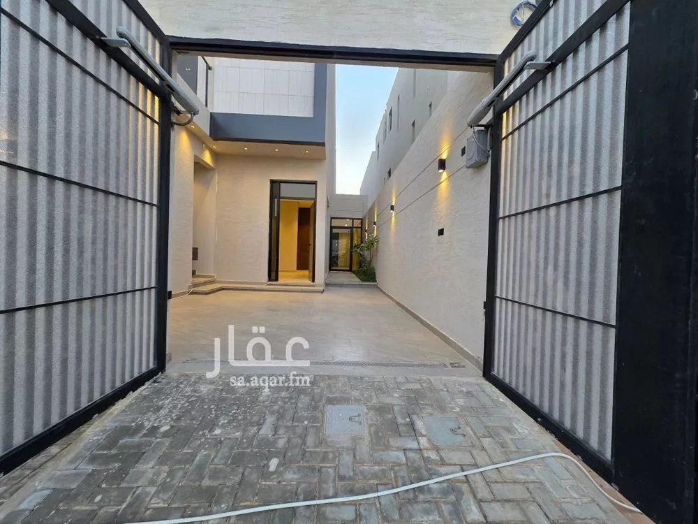 5 bedroom villa in Al Rimal 21