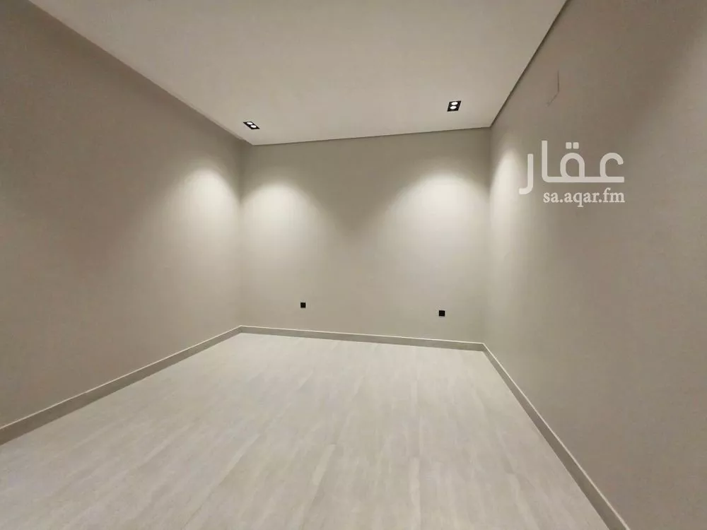 5 bedroom villa in Al Rimal 7
