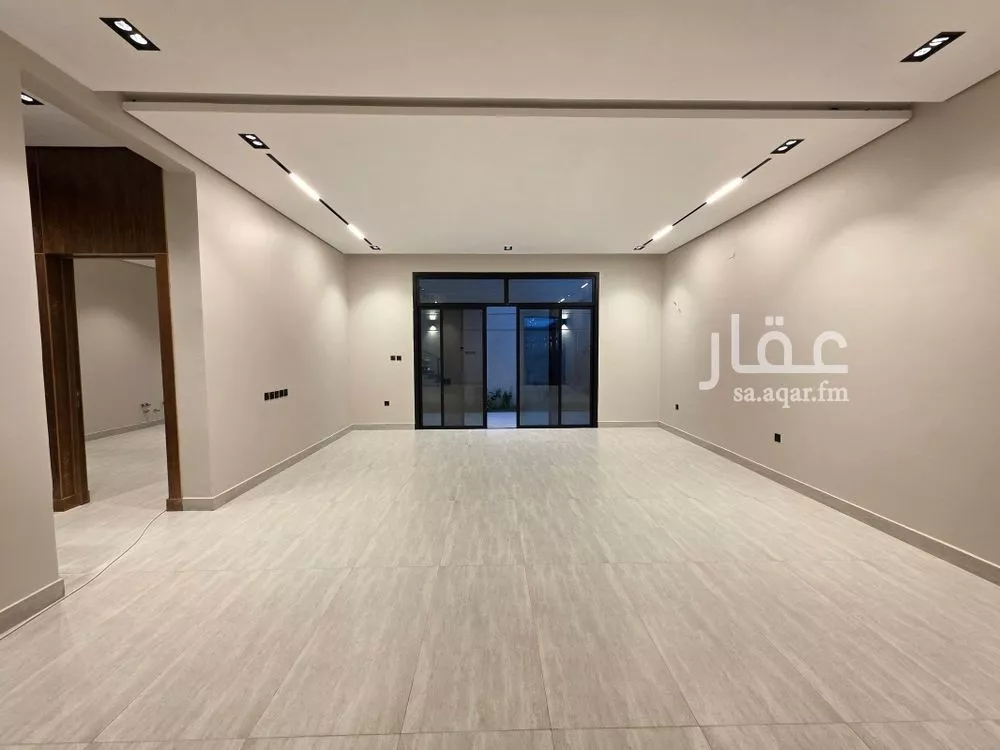 5 bedroom villa in Al Rimal 8