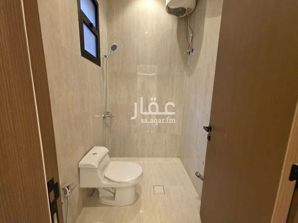 5 bedroom villa in Al Rimal 6
