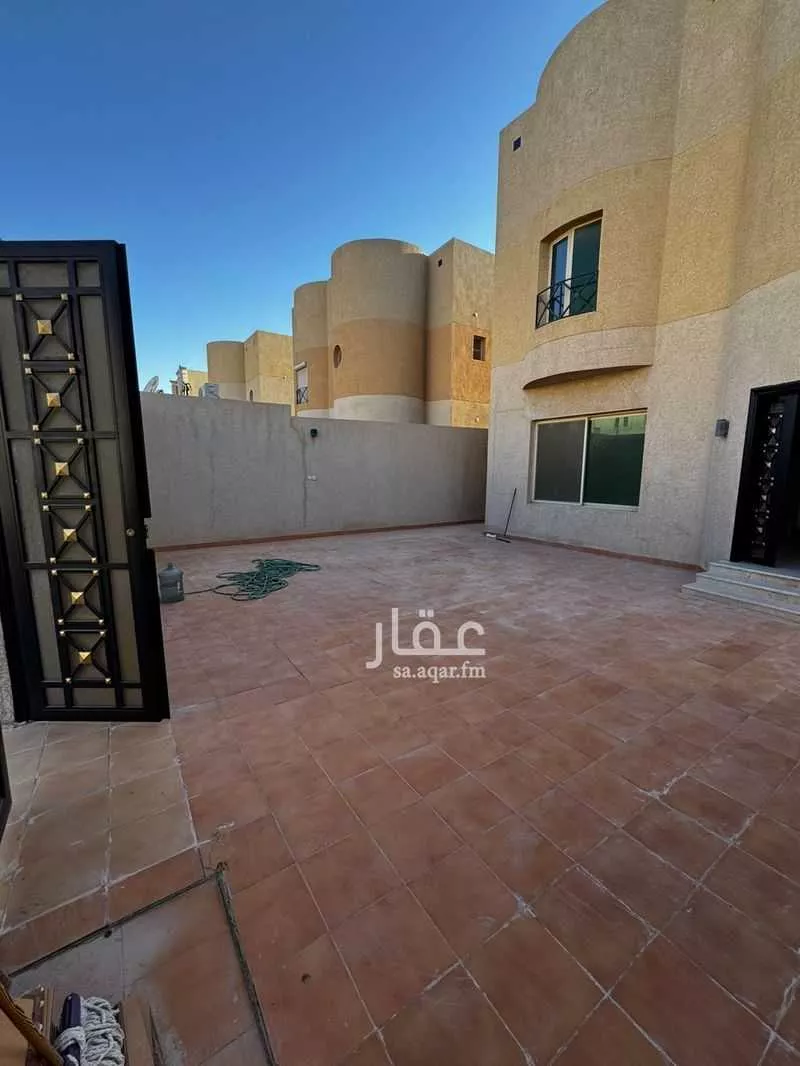 6 bedroom villa in Al Sahafah, Riyadh 2