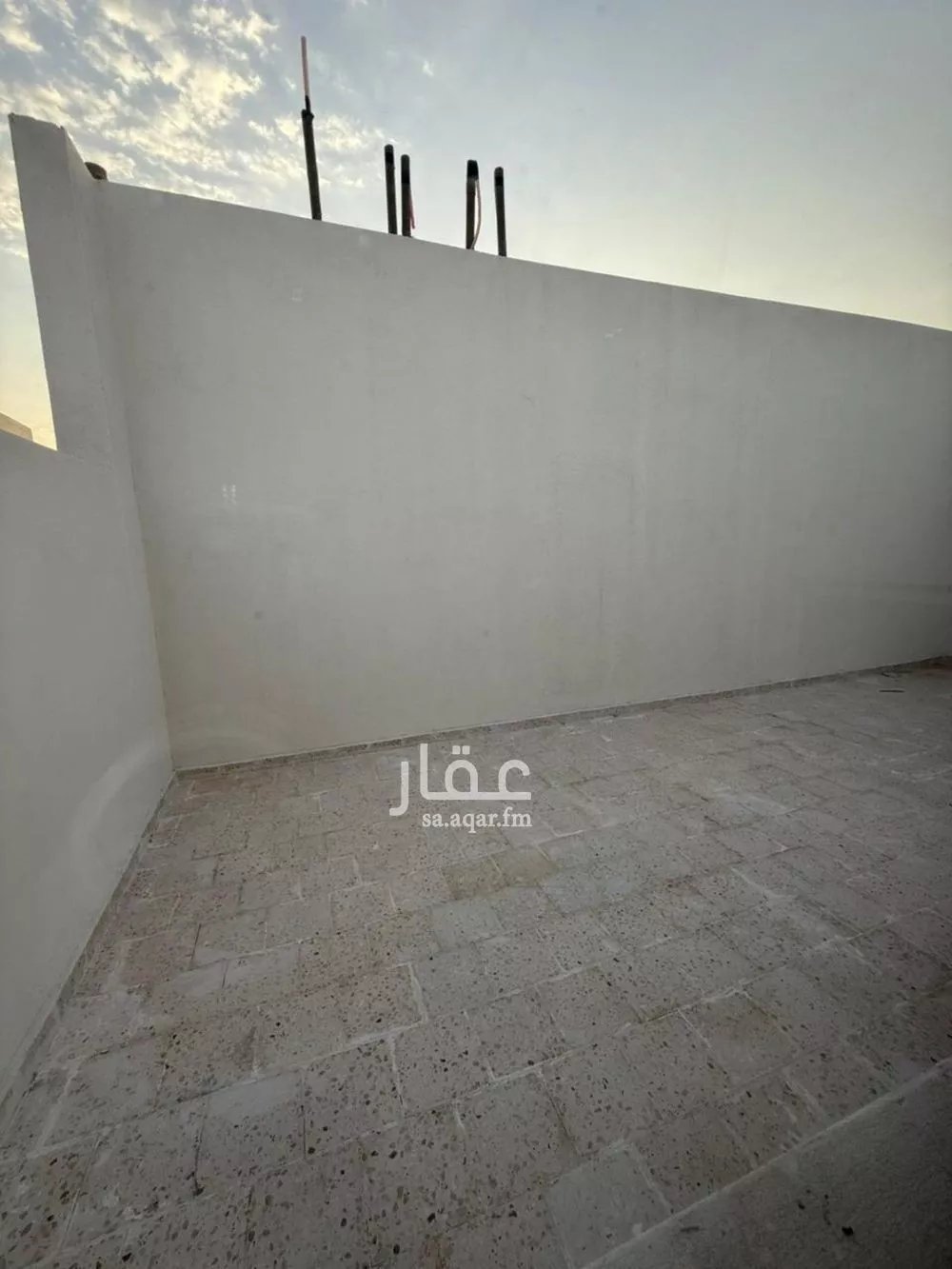 فيلا 5 غرف في عكاظ 7