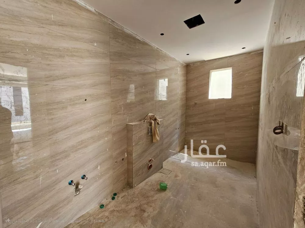 5 bedroom villa in Al Rimal 9