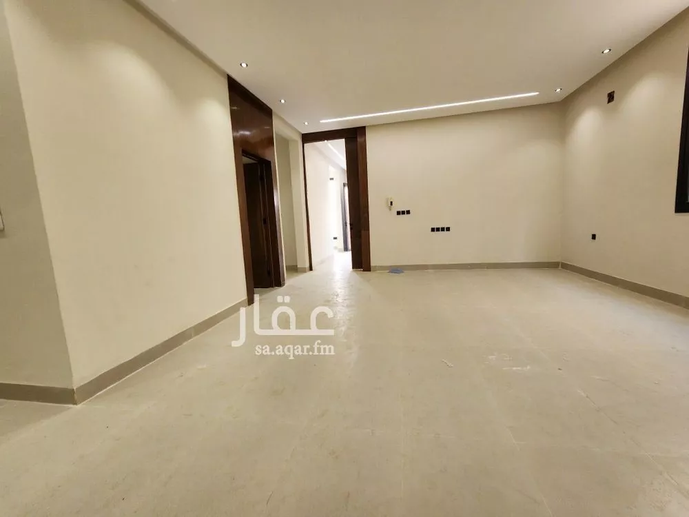 شقة 7 غرف في عكاظ 9