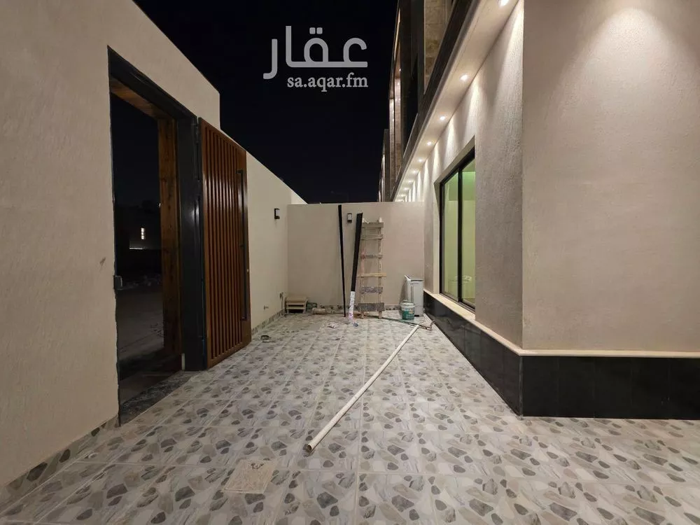 فيلا 6 غرف في الرمال 10