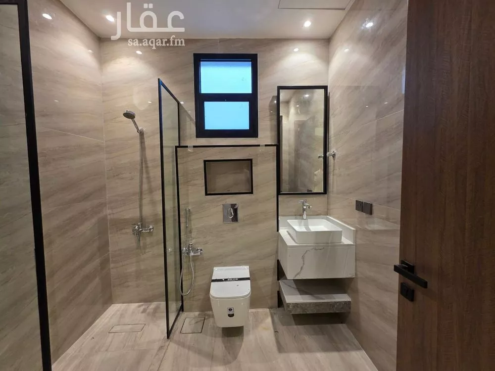 5 bedroom villa in Al Rimal 2