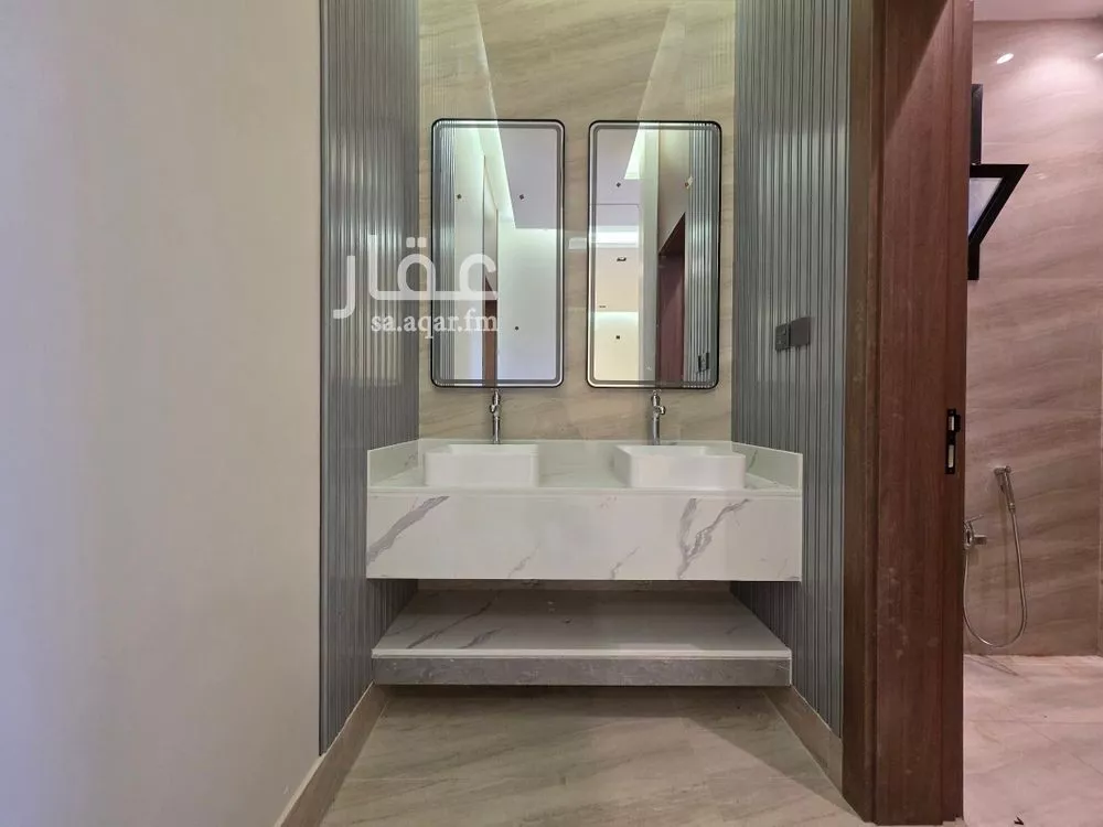 5 bedroom villa in Al Rimal 3