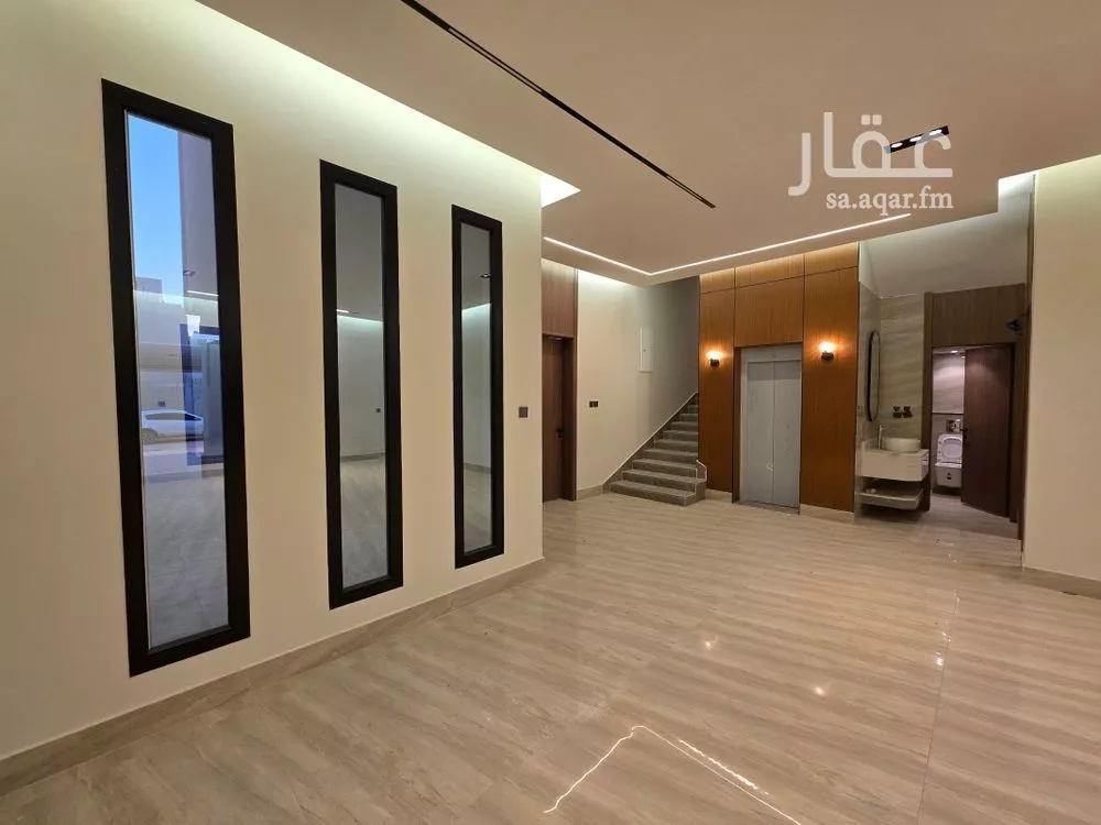 5 bedroom villa in Al Rimal 9