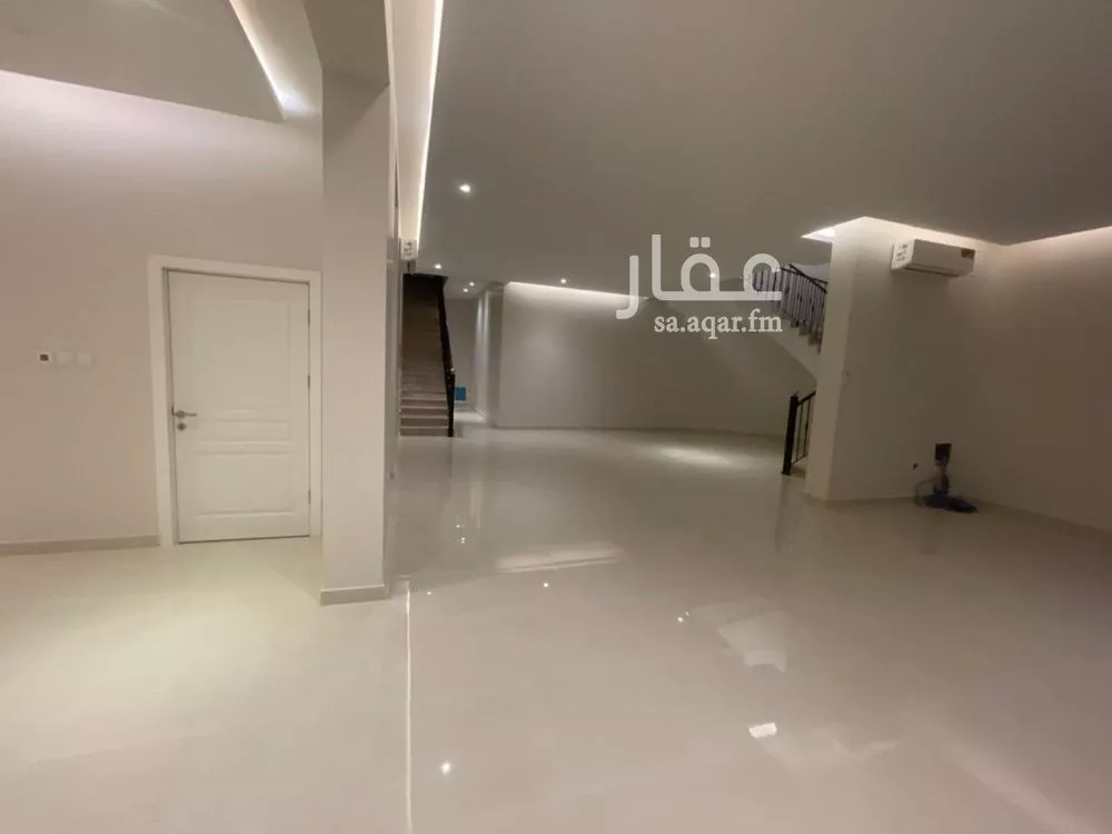 5 bedroom villa in Al Narjis 7
