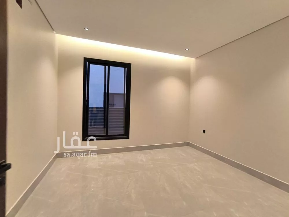 فيلا 5 غرف في الشرق 6