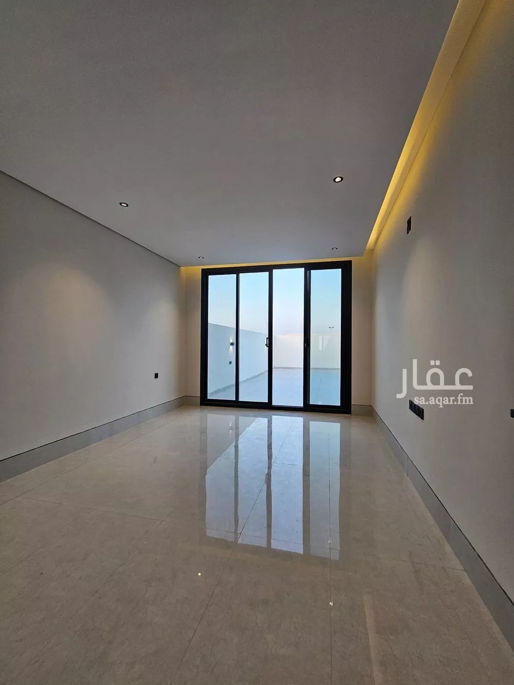 5 bedroom villa in Al Zahrah 3