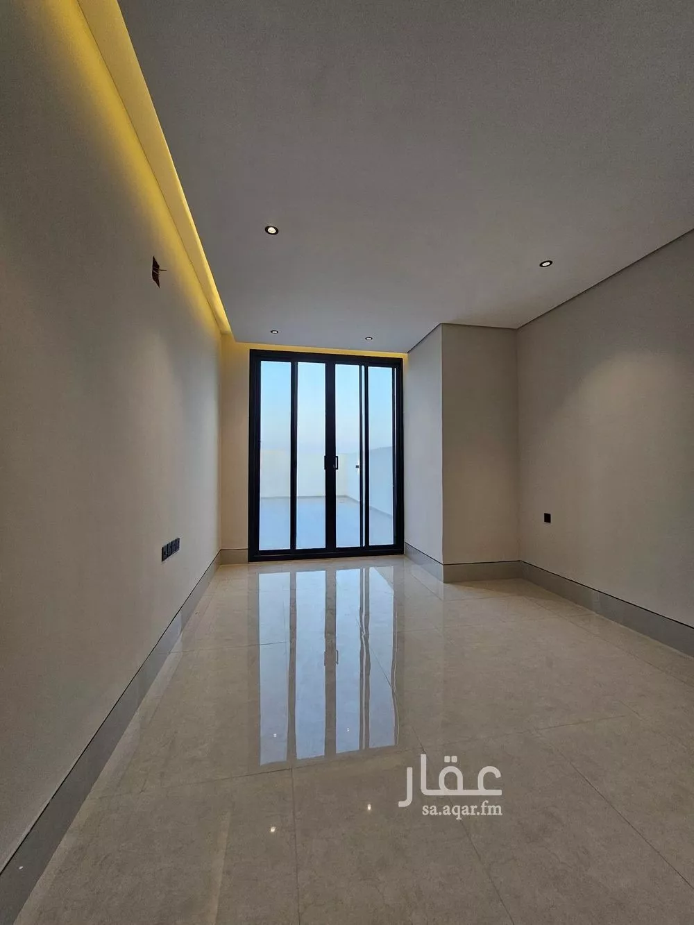 5 bedroom villa in Al Zahrah 5
