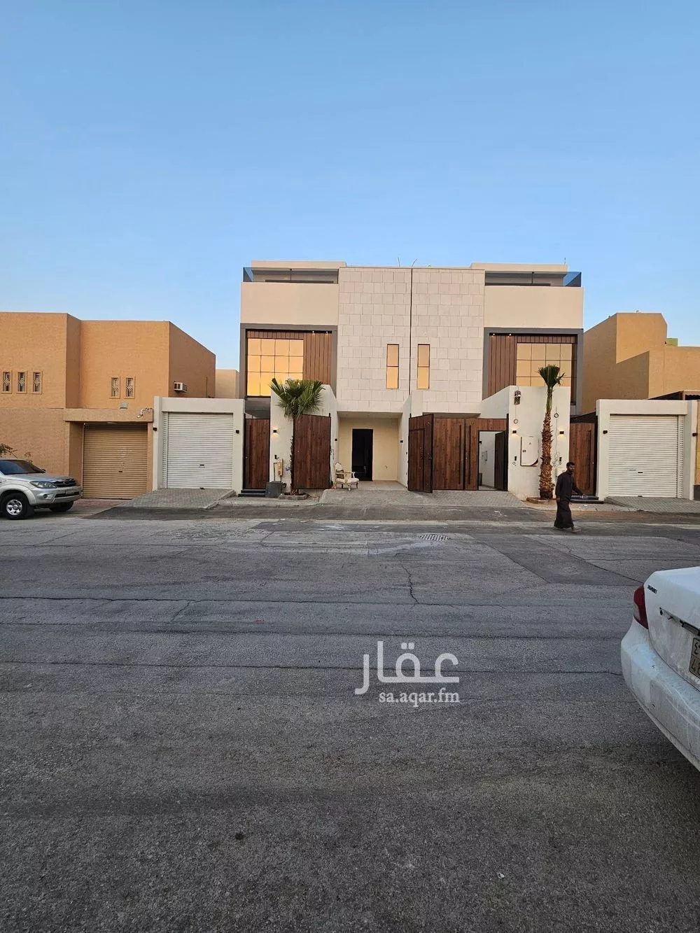 5 bedroom villa in Al Zahrah 6