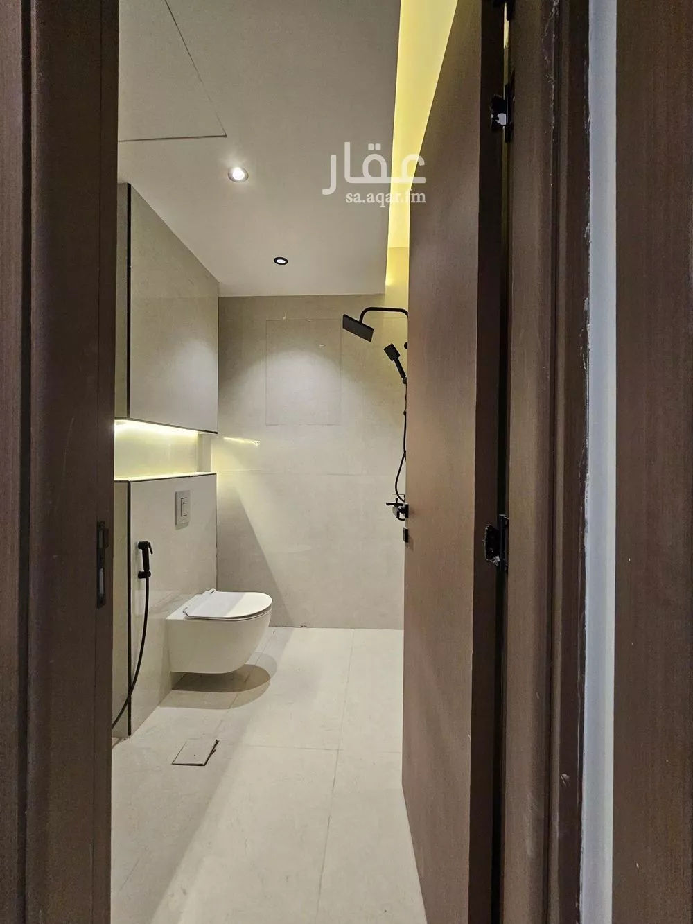 5 bedroom villa in Al Zahrah 7