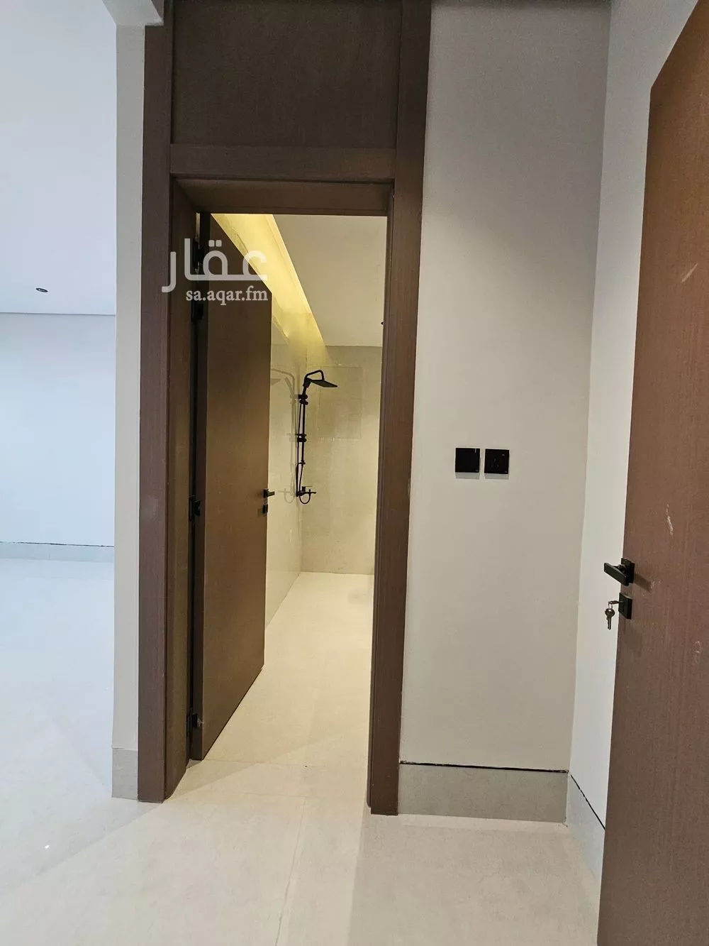 5 bedroom villa in Al Zahrah 8