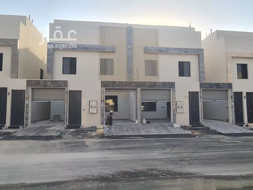 5 bedroom villa in Okaz 2