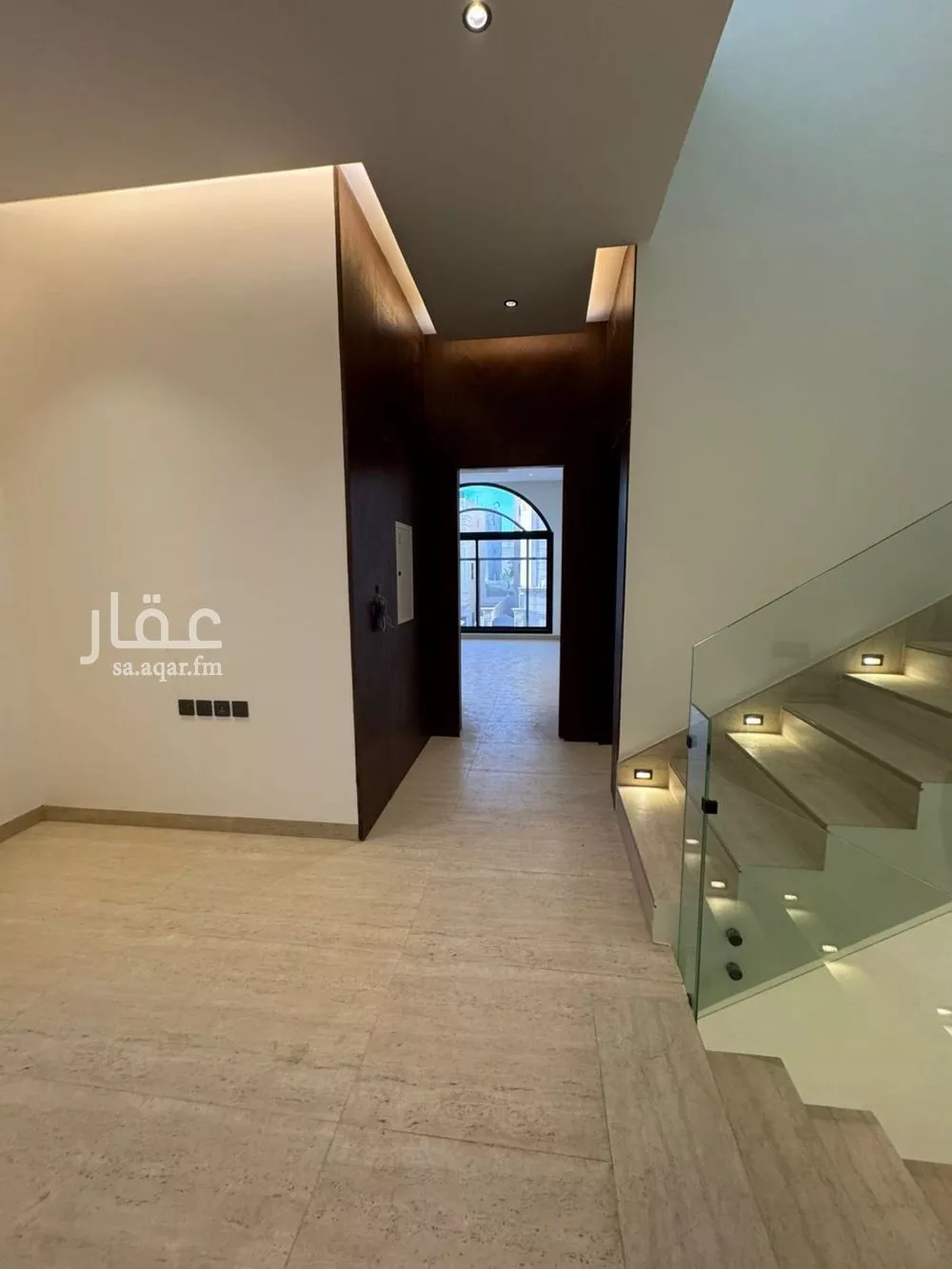 فيلا 4 غرف في العارض 6