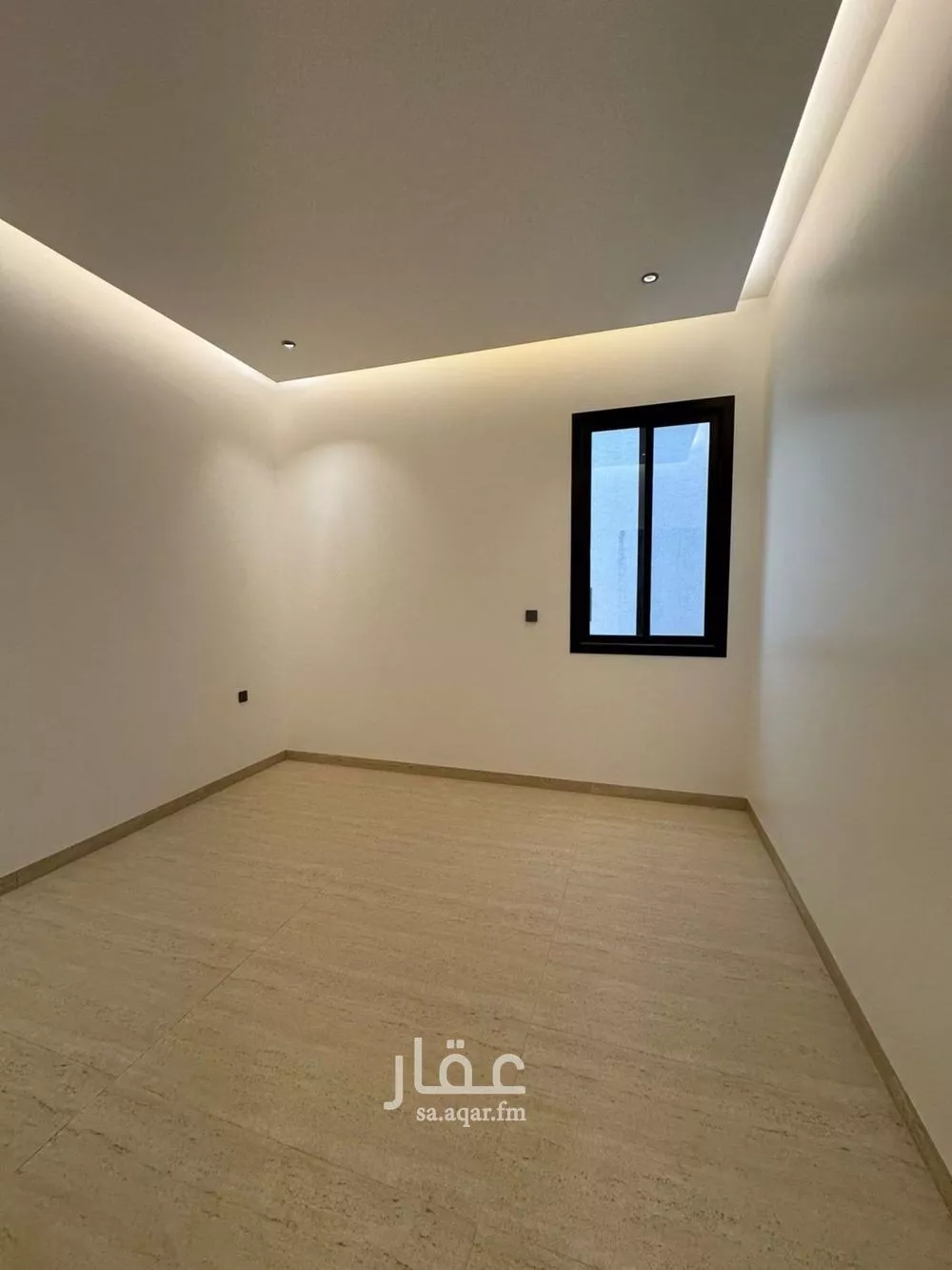 فيلا 4 غرف في العارض 9