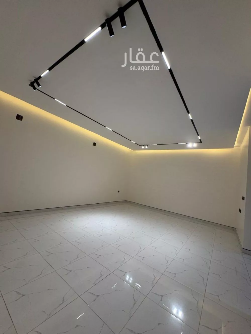 فيلا 5 غرف في الخليج 2