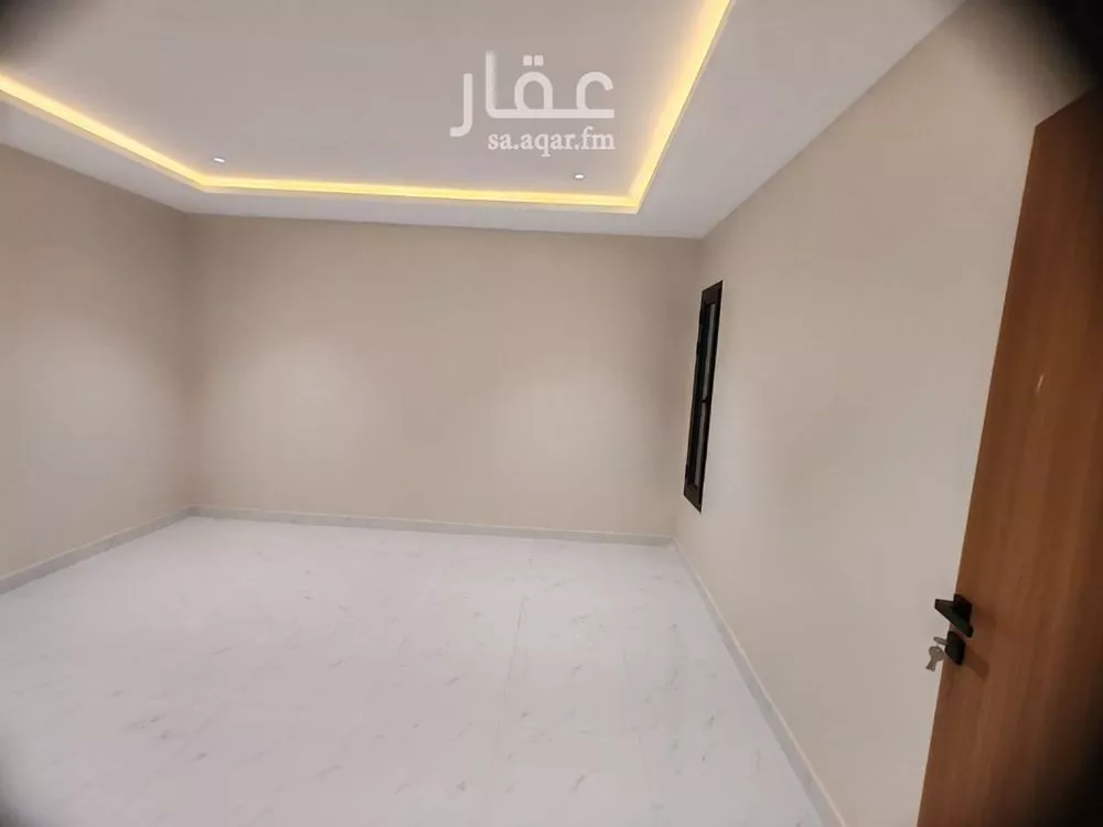 فيلا 5 غرف في العارض 10