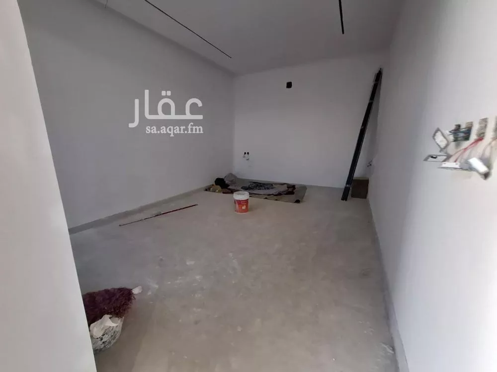 فيلا 5 غرف في النظيم 17