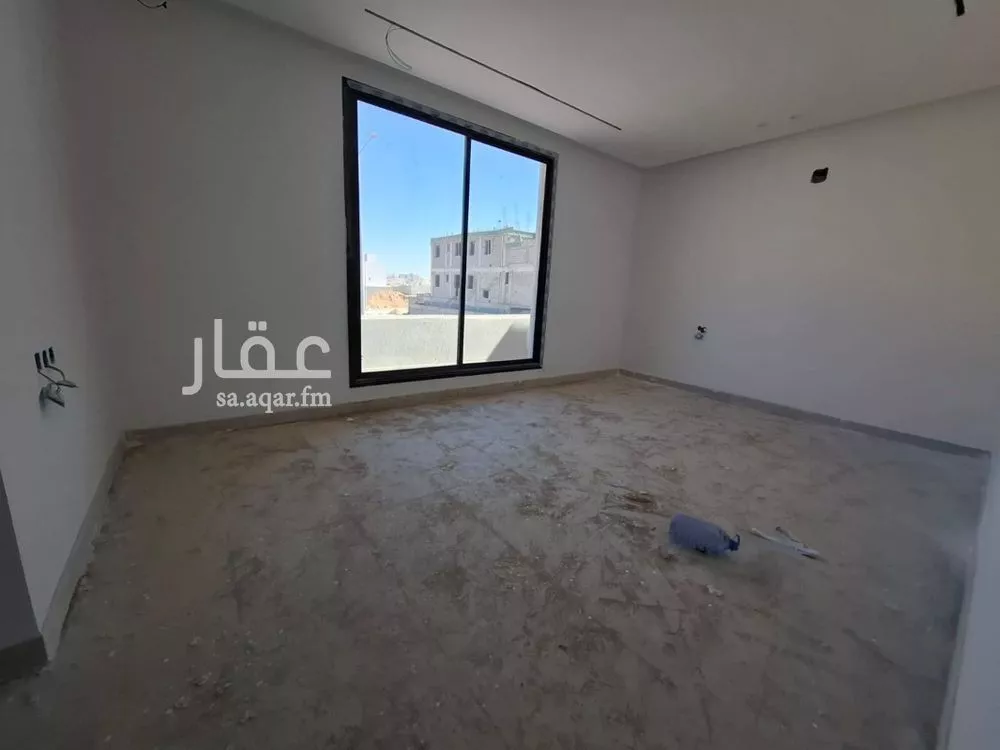 فيلا 5 غرف في النظيم 8