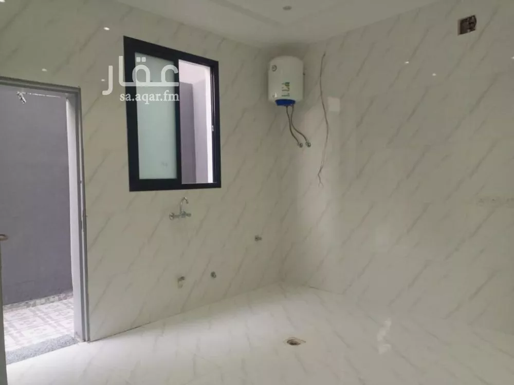 5 bedroom villa in Al Rimal 6
