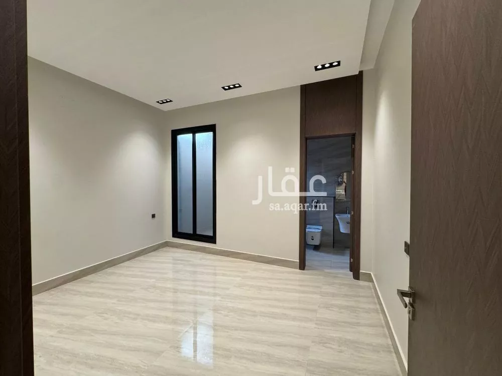 5 bedroom villa in Al Rimal 17