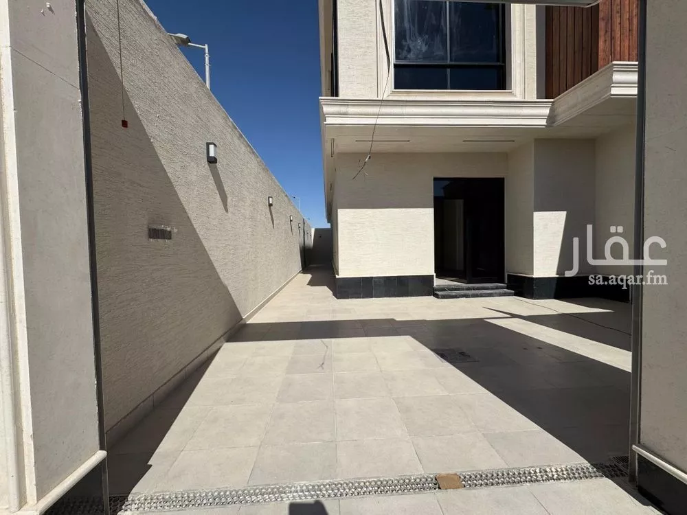 5 bedroom villa in Al Rimal 6