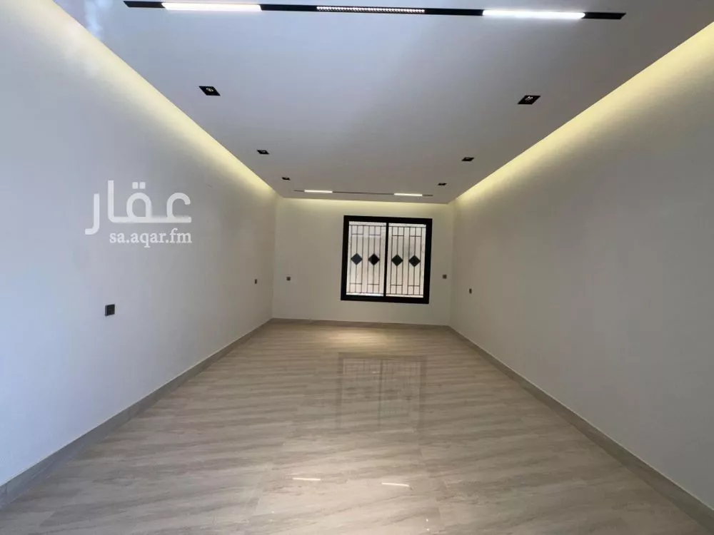 5 bedroom villa in Al Rimal 8