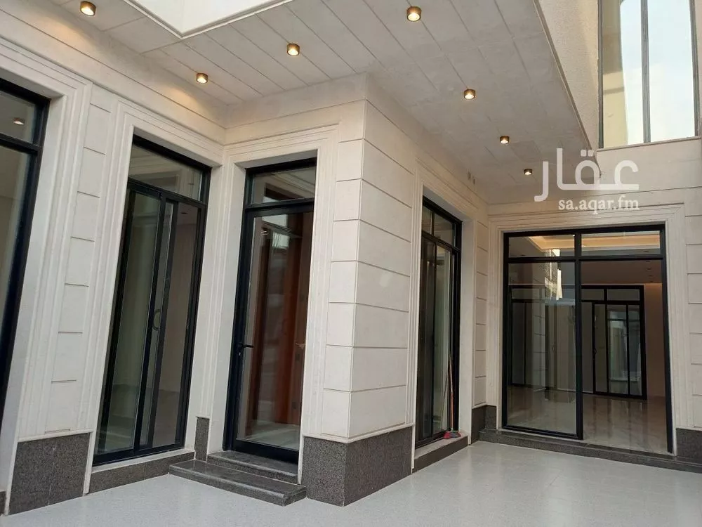 5 bedroom villa in Al Narjis 6
