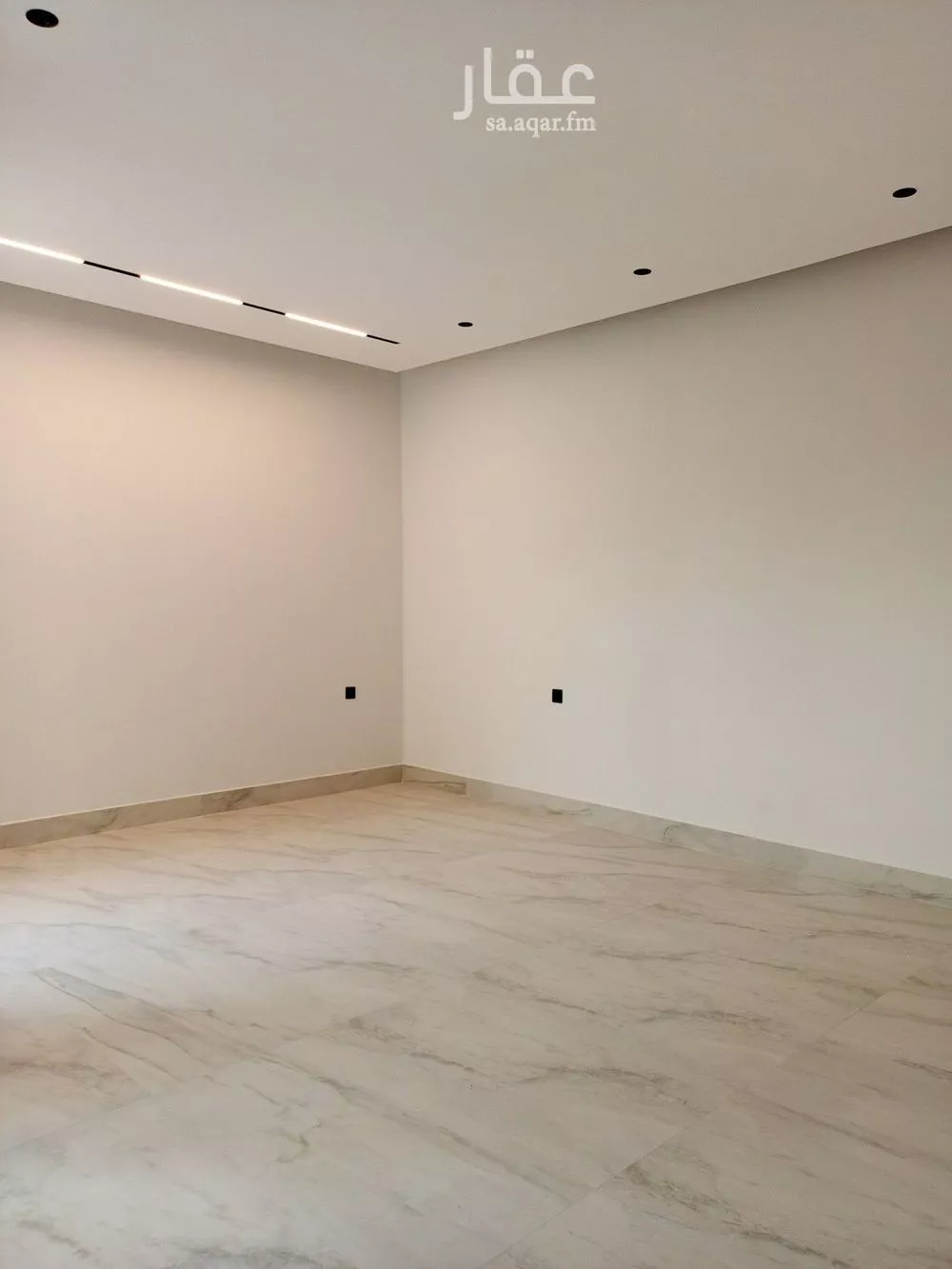 5 bedroom villa in Al Narjis 8
