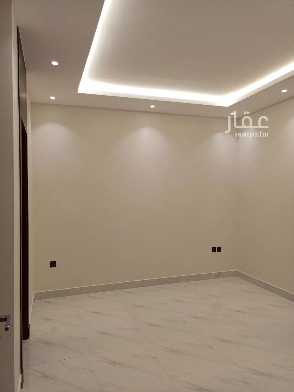 فيلا 5 غرف في العارض 6