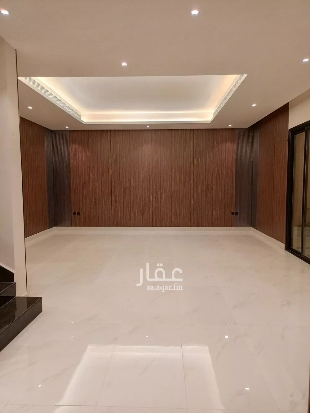 فيلا 5 غرف في العارض 8