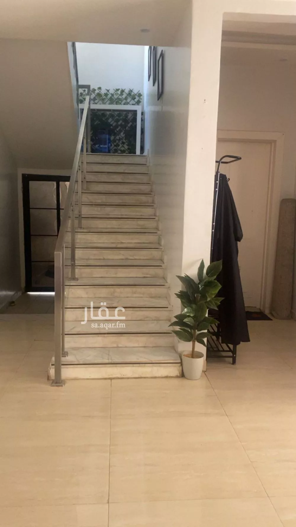 فيلا 4 غرف في العزيزية 5