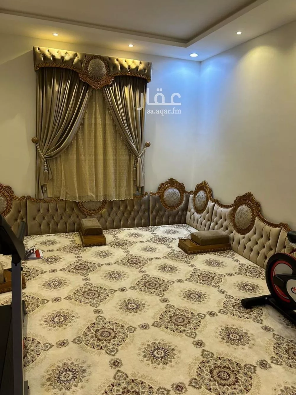 4 bedroom villa in Dhahrat Laban 5