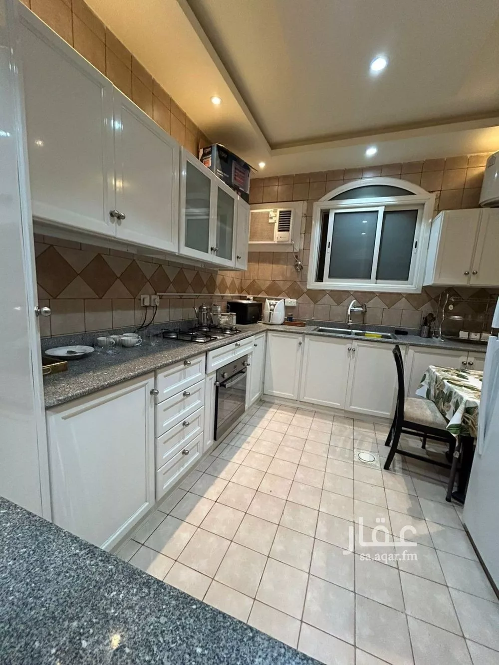 5 bedroom apartment in Al Hamra 8